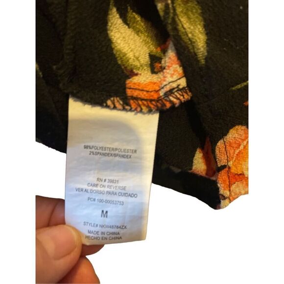 Rewind Black With Floral Design Short Sleeve Blouse Size Medium - Picture 8 of 8